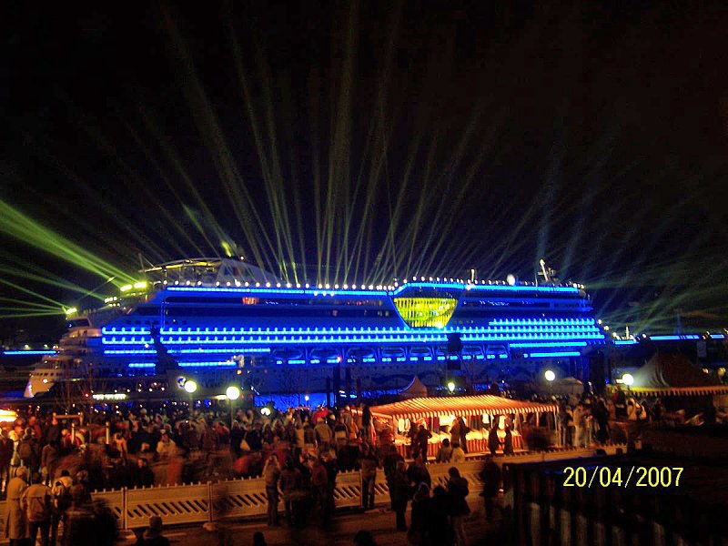 Taufe der AIDAdiva im Hamburger Hafen am 20.04.2007 Über 200000 Menschen sahen eine tolle Show.