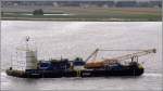 STEMAT 82 ist ein Ponton mit den Maen 80 x 28 x 6 m und verfgt ber eine Ladefhigkeit von 7725 t. Hier wird STEMAT 82 am 06.09.2009 Weser abwrts geschleppt.