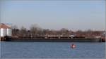 Der Leichter JBP 78 (ENI 04025240) liegt am 08.03.2015 im oberen Vorhafen der Schachtschleuse Minden. Früherer Name: HH 78.