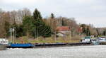 Schubboot  EDO  (05608640 , 23,21 x 8,19m) lag am 07.04.2021 mit den Leichtern UG22 (05605100 , 65 x 9,50m) & UG63 (05607690 , 65 x 9,50m) im Unterwasser der Schleuse Wusterwitz / Elbe-Havel-Kanal.