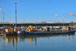 Klappschute DBB Split 2 am 28.02.2023 im Hafen von Lübeck-Travemünde