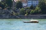 Basel, Münsterfähre  Leu  überquert den Rhein am Führungsseil.30.06.15	
