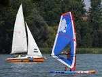 Surfen und Segeln auf dem Waginger See. (August 2020)