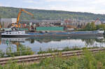 12.09.2023 INITIUM (2321973) beim Laden von Schrott im Plochinger Hafen