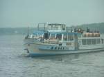 MS Sperber im Winter am Wannsee. Schiff der Stern und Kreisschiffahrt in Berlin.