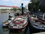 16.8.06 - In Berlin kann man auch viele Schiffe sehen. Hier u A.die kleine AURORA und der groe ANDREAS auf der Spree, Hhe Fischerinsel.