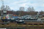 Am 11.03.2012 wurde das Tauchglockenschiff Carl Straat (ENI 05017010) des Wasser- und Schifffahrtsamtes Duisburg/Rhein auf der Helling der Meidericher Schiffswerft in Duisburg (Becken A) gesehen.