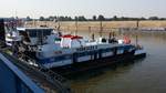 Das Schubschiff Herkules X der Imperial Reederei im Hafen von Duisburg Ruhrort.