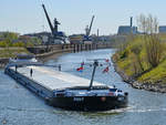 Das Gütermotorschiff DAILY (ENI: 2318432) startete Mitte April 2021 frisch beladen vom Hafen in Duisburg.