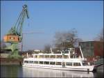 Das Fahrgastschiff  Karlsruhe  an seinem Liegeplatz in Becken 2 des Karlsruher Rheinhafens. Die Aufnahme stammt vom 14.03.2006. 