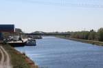 Blick auf den Havelkanal zu Tal und Hafen Wustermark am 21.04.2020.