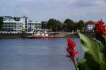 Hier ist das Fhrschiff Vegesack der FBS - Fhren Bremen-Stedingen GmbH zu sehen. Es hat soeben an der Anlegestelle Bremen Vegesack festgemacht. Aufgenommen am 22.08.2008