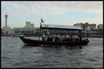 Ein Abra, das traditionelle Wassertaxi von Dubai.