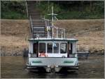 Die 1992 gebaute LILIENSTEIN (ENI 05802110) wird von der Oberelbischen Verkehrsgesellschaft Pirna-Sebnitz als Fähre auf der Elbe eingesetzt.Sie ist 19 m lang und 5 m breit. Gemeldet ist sie in Bad Schandau, wo ich sie am 13.08.2014 fotografierte.