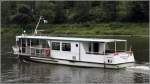 Die Personenfähre SEBNITZ (ENI 05803770) überquert bei Bad Schandau die Elbe. Sie wurde 1998 gebaut, ist 19 m lang und 5 m breit. Gemeldet ist sie in Bad Schandau und gehört zur Flotte der Oberelbischen Verkehrsgesellschaft Pirna-Sebnitz.
15.08.2014