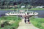 Bahnhofsfhre Bad Schandau, hier an der Anlegestelle Bahnhof. Bad Schandau liegt stromauf am anderen Elbufer. Aufnahme um 1988 auf ORWO-Film, Kodak-Photo-CD