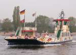 Die Rheinfähre  Michaela II  beim Übersetzten zwischen Meerbusch-Langst und Düsseldorf-Kaiserswerth. Das Foto stammt vom 13.04.2007