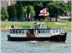 Mit der Personenfhre  SCHNGEL  kann man in regelmssigen abstnden von einem Rheinufer zum anderen Rheinufer gelangen. 24.06.2011
