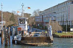 Priwall-Fähre BERLIN am 19.02.2023 im Hafen von Lübeck-Travemünde (Anlegestelle Priwall)