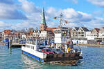 Priwallfähre BERLIN am 25.02.2023 im Hafen von Lübeck-Travemünde