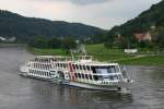 Das bullige Aussehen macht dem Schiff  August der Starke  alle Ehre.
Am 27.08.2006 erreicht das Schiff gerade den Anleger in Knigstein.