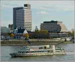 Das Ausflugschiff  ASBACH  aufgenommen whrend einer Rundfahrt auf dem Rhein in Kln am 08.11.2008.