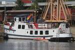 Ehemaliges Personen-Motorschiff ALTEFÄHR (ex P-407); Eigner/Betreiber: privat; Datum: 11.08.2025; Aufnahmeort: Elbe/Hafen Hamburg (Harburger Binnenhafen), Deutschland.