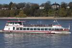 Fahrgastschiff COMMODORE (ENI 05113570); Eigner/Betreiber: Barkassenmeyer; Datum: 07.04.2026; Aufnahmeort: Elbe/Hafen Hamburg, Deutschland.
