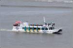 Das Fahrgastschiff DAS SCHIFF No. 2 am 07.06.2008 auf der Weser vor Bremerhaven. DAS SCHIFF wurde 1990 auf der Navimatra Nederland B.V. gebaut, ist 28,64 m lang, 5,93 m breit und hat einen Tiefgang von 1,17 m. Die beiden Maschinen leisten je 159 kW. DAS SCHIFF No. 2 gehrt zur Flotte der Hal ver Gesellschaft fr innovative Stadttouristik in Bremen und bietet max. 141 Personen Platz.
