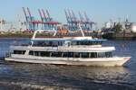 Fahrgastschiff ELBKRISTALL (ENI 04810770); Eigner/Betreiber: Reederei Rainer Abicht; Datum: 24.05.2026; Aufnahmeort: Elbe/Hafen Hamburg, Deutschland. 
