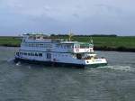 FRISIA-(Partyboot) für Rundfahrten wurde 1962 gebaut;L=40,B=8mtr.; ist im Bereich der Tholensebrug unterwegs;100830