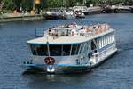 FGS Havelstern (05600450 , 62,48 x 8,23m) der Stern & Kreisschifffahrt am 19.05.2017 auf der Havel in Berlin-Spandau zu Tal.