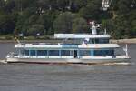 Fahrgastschiff HANSE STAR; Eigner/Betreiber: Reederei Rainer Abicht; Aufnahmeort: Elbe/Hafen Hamburg, Deutschland; Datum: 19.07.2025; Info: (ENI 04802280)  Ex Name: OLYMPIC STAR (bis Oktober 2014) / Binnenfahrgastschiff / Lüa 34,26 m, B 10,27 m, Tg 1,5 m / 1 Diesel 348 kW, 1 Schottel SRP 200 / 250 Pass. / 2002 bei Werft Genthin, Tangermünde. Das  Bild zeigt die HANSE STAR auf Höhe Bubendey Ufer.