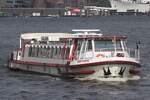 Fahrgastschiff HAMBURGER DEERN (ENI 05111270); Datum: 18.06.2026; Aufnahmeort: Elbe/Hafen Hamburg, Deutschland.