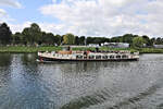 Bei einer Flussfahrt hatte ich die M�glichkeit, das Fahrgastschiff JEKERVALLEI am 5.9.2026 in Aktion auf der Maas in Maastricht zu fotografieren. Ich selbst war an Bord der Maasvallei.
Die Jekervallei hat die ENI Nr. 03320521.