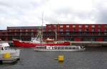 MS LÜBECK der Quandt-Reederei macht seine Rundtour hier durch den Hansahafen ...