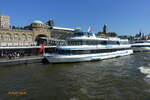 LA PALOMA (ENI 04811010) am 15.9.2023, Hamburg, Elbe an den Landungsbrücken /  Ex-Name: ANJA /  Fahrgastschiff / Lüa 45,0 m, B 10,8 m, Tg 1,3 m / 2 Volvo-Penta-Diesel  D13B-N, ges.