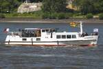 Fahrgastschiff LAUENBURG (ENI 05016530); Datum: 08.05.2026; Aufnahmeort: Elbe/Hafen Hamburg, Deutschland. Das Bild entstand anl�sslich der Einlaufparade zum 837. Hafengeburtstag.