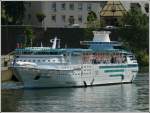 Am 27.06.2010 kam dieser Nachbau eines Luxusliners über die Mosel nach Wasserbillig gefahren.    Majesty of Sea ,  Immo 01823463, L 33,50m, B 4,95m. 