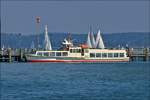 MS Maximilian, Bj 1937, L 25,75 m; B 4,97 m; max Passagiere: 300, Sitzplätze 225, liegt am Anleger der Frauen - Insel im Chiemsee. 16.09.2018 (Hans) 