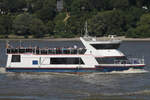 Fahrgastschiff MECKLENBURG (ENI: 05116240); Datum: 15.08.2025; Aufnahmeort: Elbe/Hafen Hamburg, Deutschland.