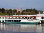 Fahrgastschiff Stadt Schwedt liegt am 20.08.07 in Schwedt auf Seite beim Kabinenschiff Swiss Coral.
