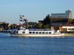 Das Fahrgastschiff Der Stralsunder mit neuem Heimathafen Wolgast liegt am 29.05.2010 im Wolgaster Stadthafen.