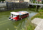 Ausflugsboot auf der Ljubljanica, dem Fluß durch Sloweniens Hauptstadt, Juni 2016