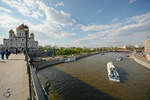 Ein Blick auf den Fluss Moskwa mit der Christ-Erlöser-Kathedrale auf der linken Seite und im Hintergrund natürlich der Kreml.