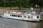 Am Anlieger  Alte Brse  Spree gegenber dem fast abgerissenen ehem. Pal.d.Rep Berlin Mitte ein Ausflugsdampfer der Stern- und Kreisschifffahrt mit dem Namen MILAN, 08.07.08. 