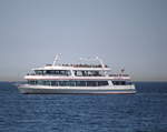 Am Mittag des 21.04.2019 war das Fahrgastschiff Ostseebad Warnemünde in Warnemünde gut besucht.