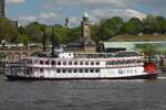 Fahrgastschiff QUEEN (ENI 02317987); Eigner/Betreiber: Reederei Kapit�n Pr�sse; Datum: 09.05.2026; Aufnahmeort: Elbe/Hafen Hamburg, Deutschland.