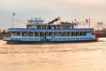 Partyschiff River Lady an Neujahr 2013 auf dem Rhein in Uerdingen.