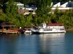 Die   Prairie Lily  ist ein Ausflugsschiff in Saskatoon. Hier zu sehen auf dem South Saskatchewan River. 01.09.2013